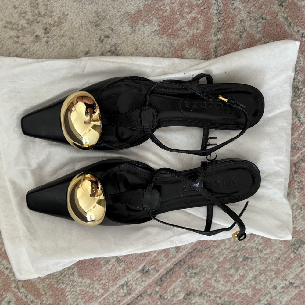 Black and Gold Women's flat Vicenza